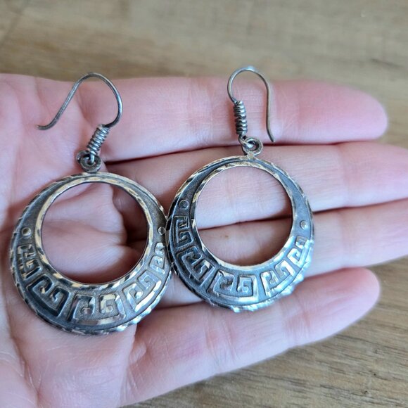 Sterling silver 925 Mexico etched round dangling earrings. - Picture 2 of 5